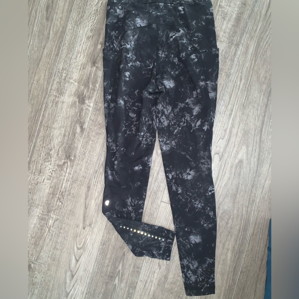 Lululemon fast and free high rise tights 28” with pockets!